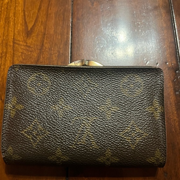 Louis Vuitton monogram wallet - Picture 2 of 8